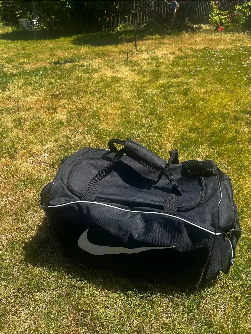 Nike Black Duffle Bag Men's Gym Travel Bag Size 23”x13”x10”